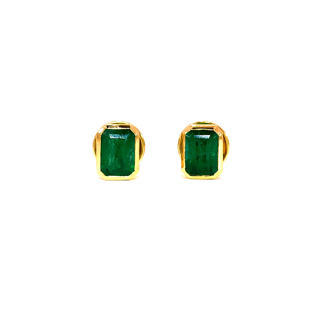 Green Emerald studes in yellow gold