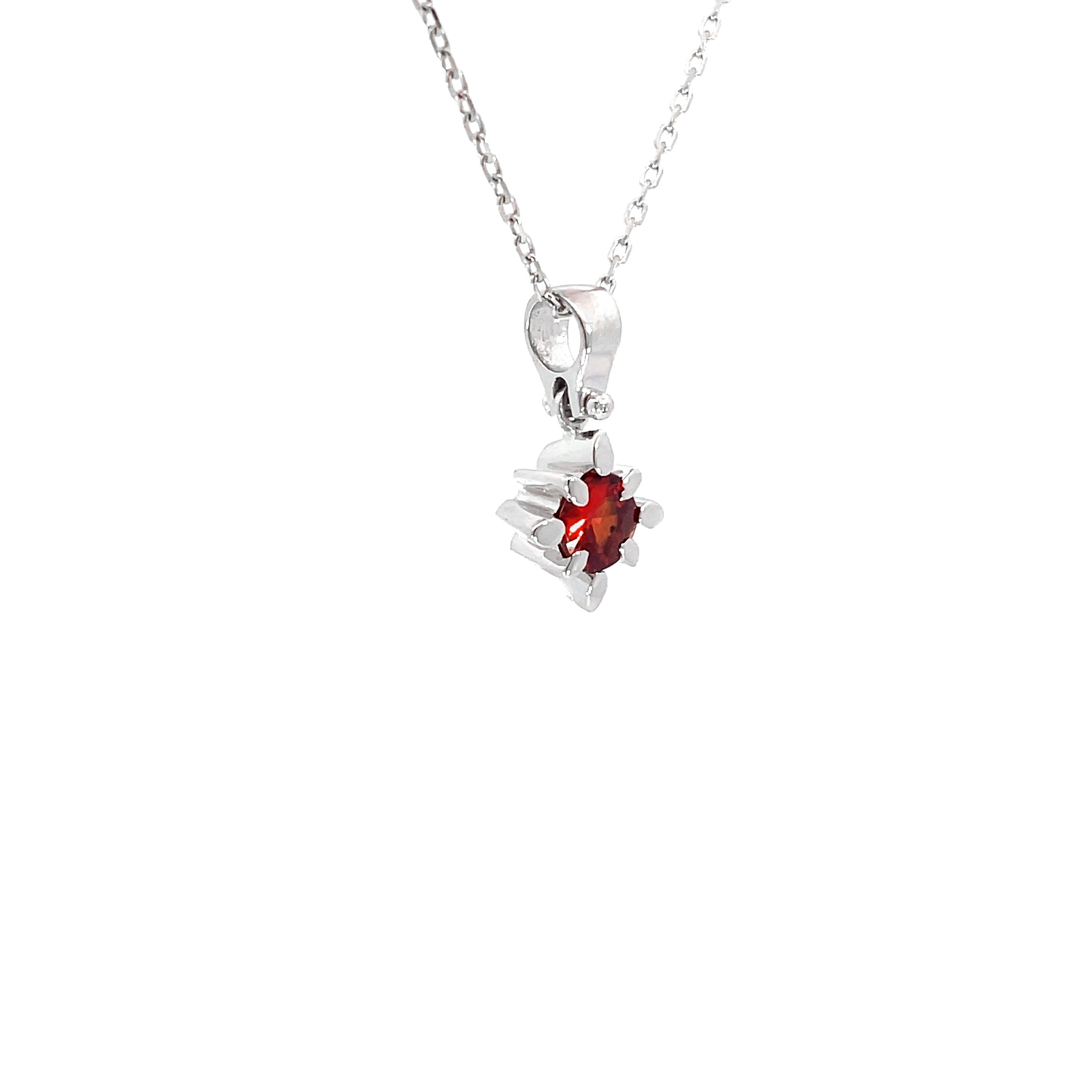 Red sapphier pendant