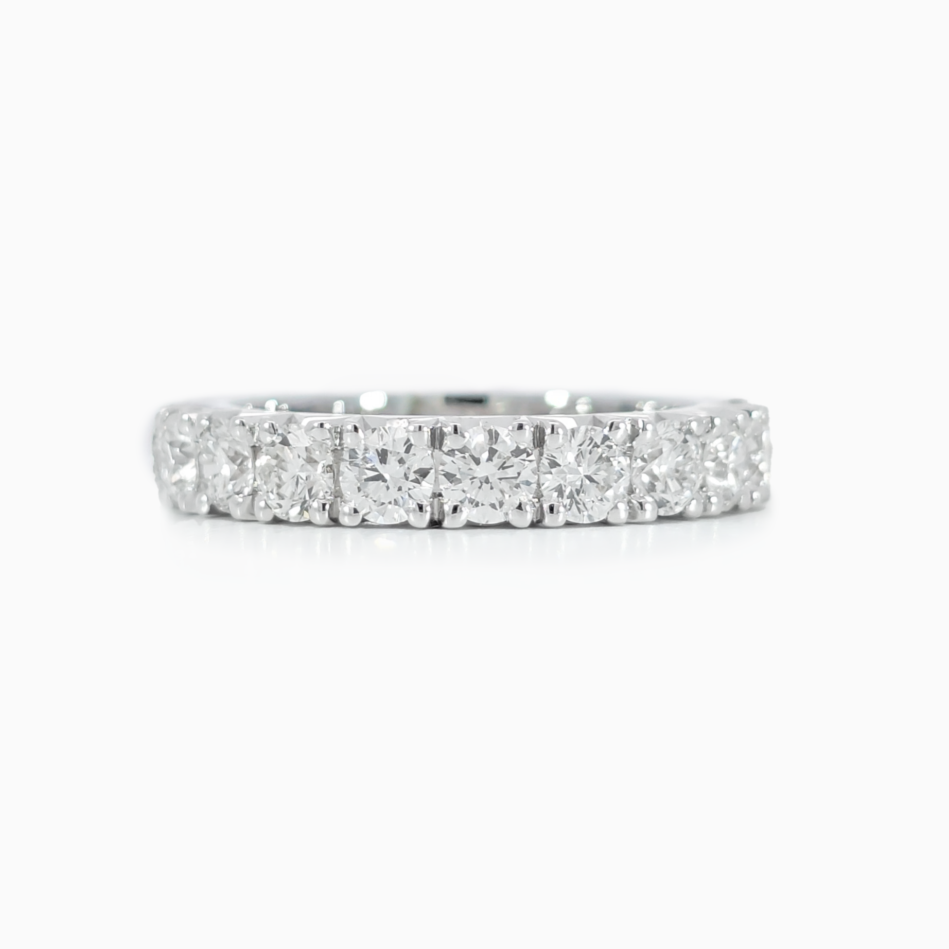 Round Eternity Band Fishtail Setting 2.58 carat total 20 diamonds D-F color VVS-VS clarity 18K white gold Dubai
