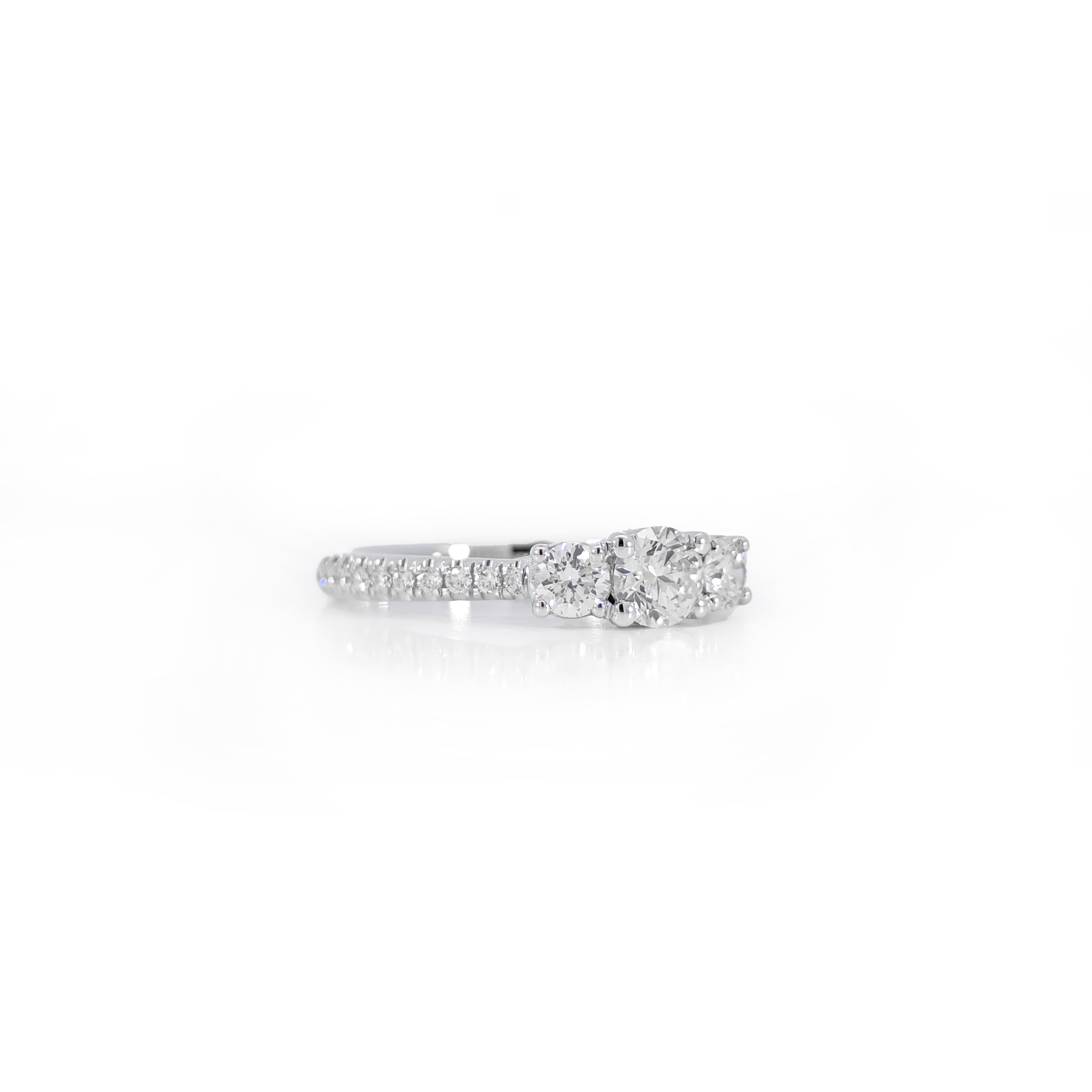Round Trio Pave خاتم