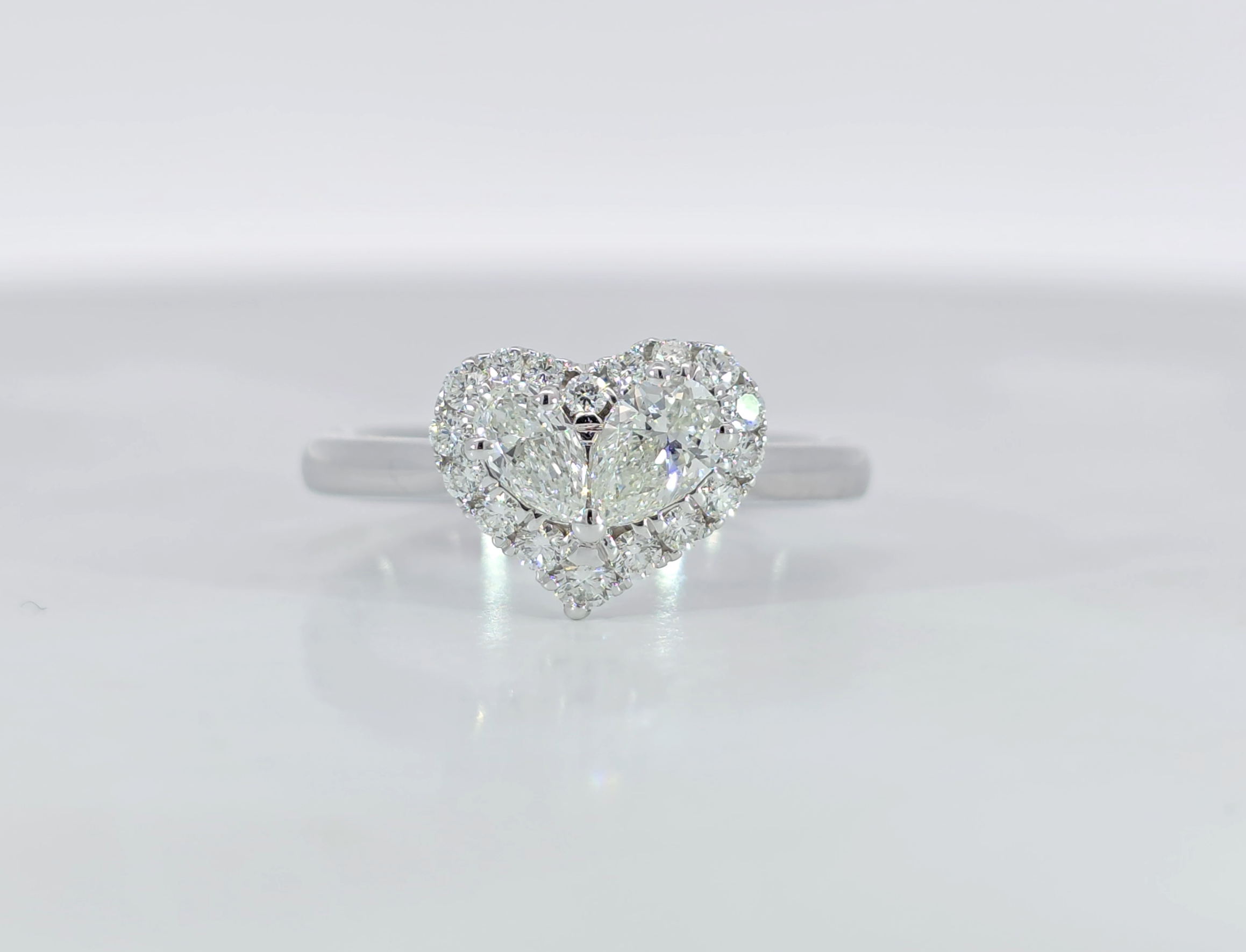 Halo Pear Heart Ring
