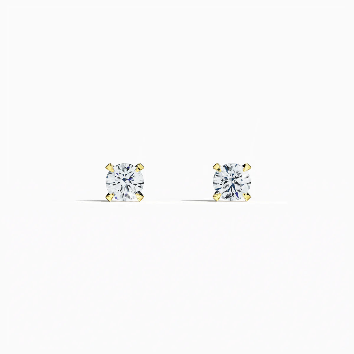 Solitaire Earring 2 ct in Yellow Gold