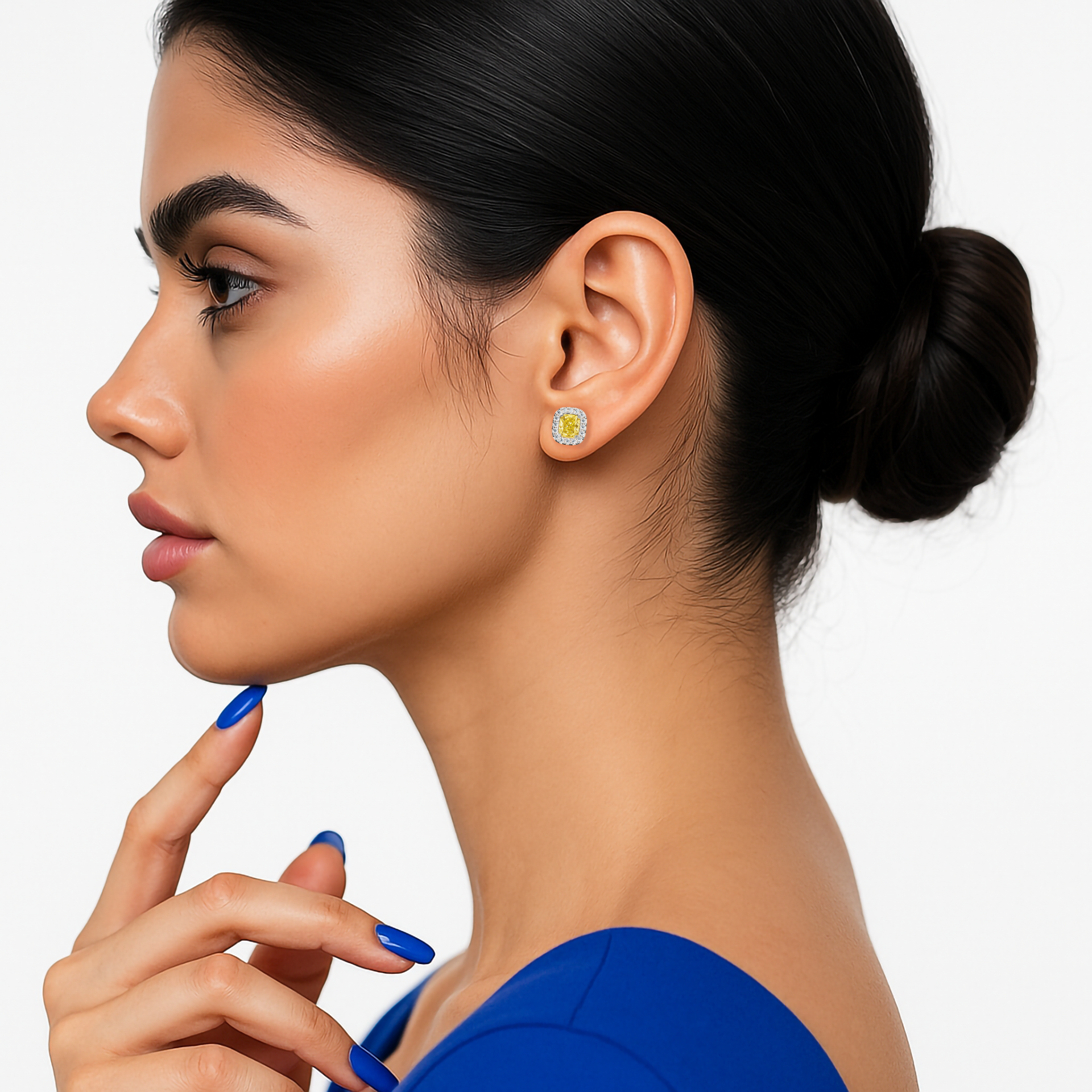 Yellow Cushion Halo stud in white Gold