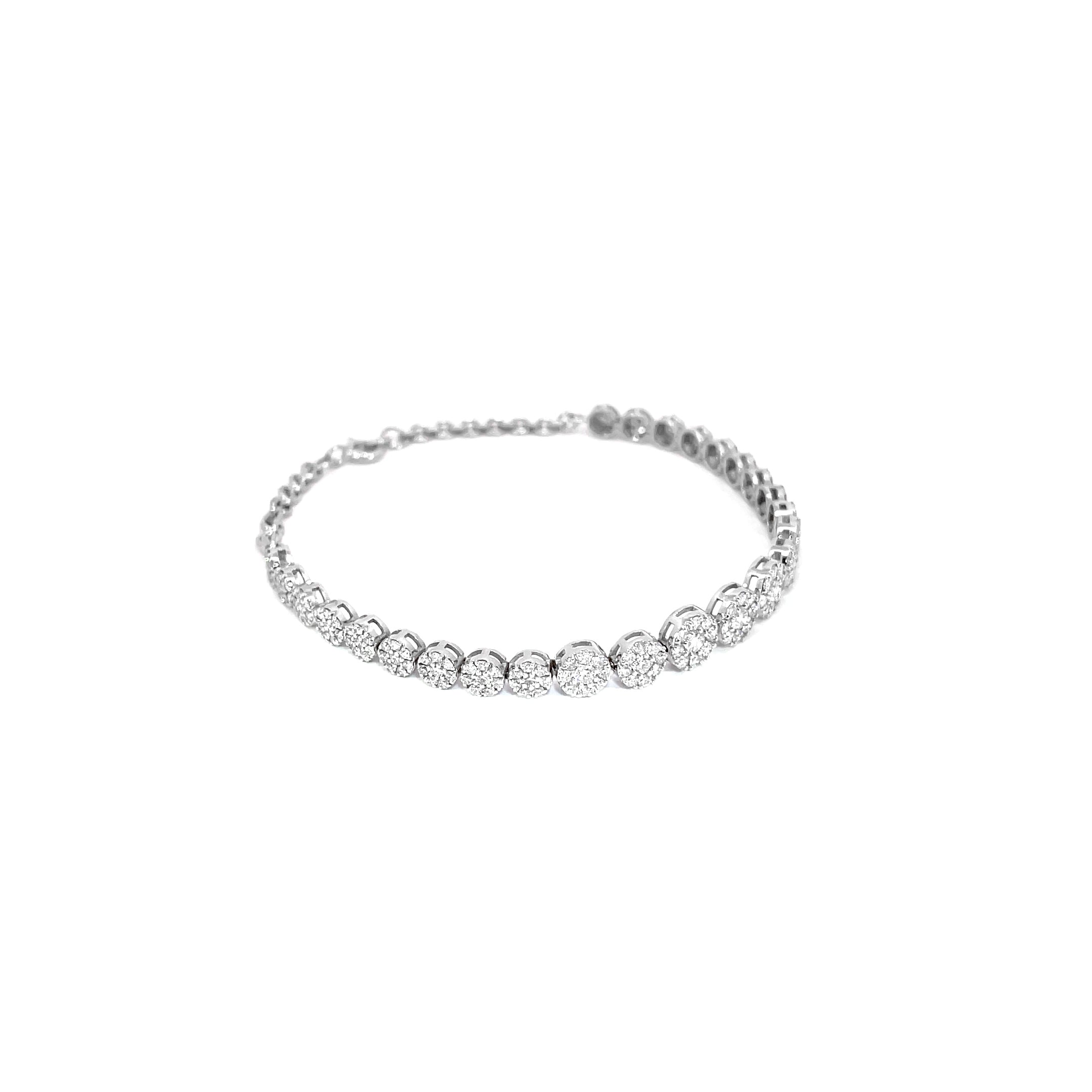 Cluster Bracelet in White Gold