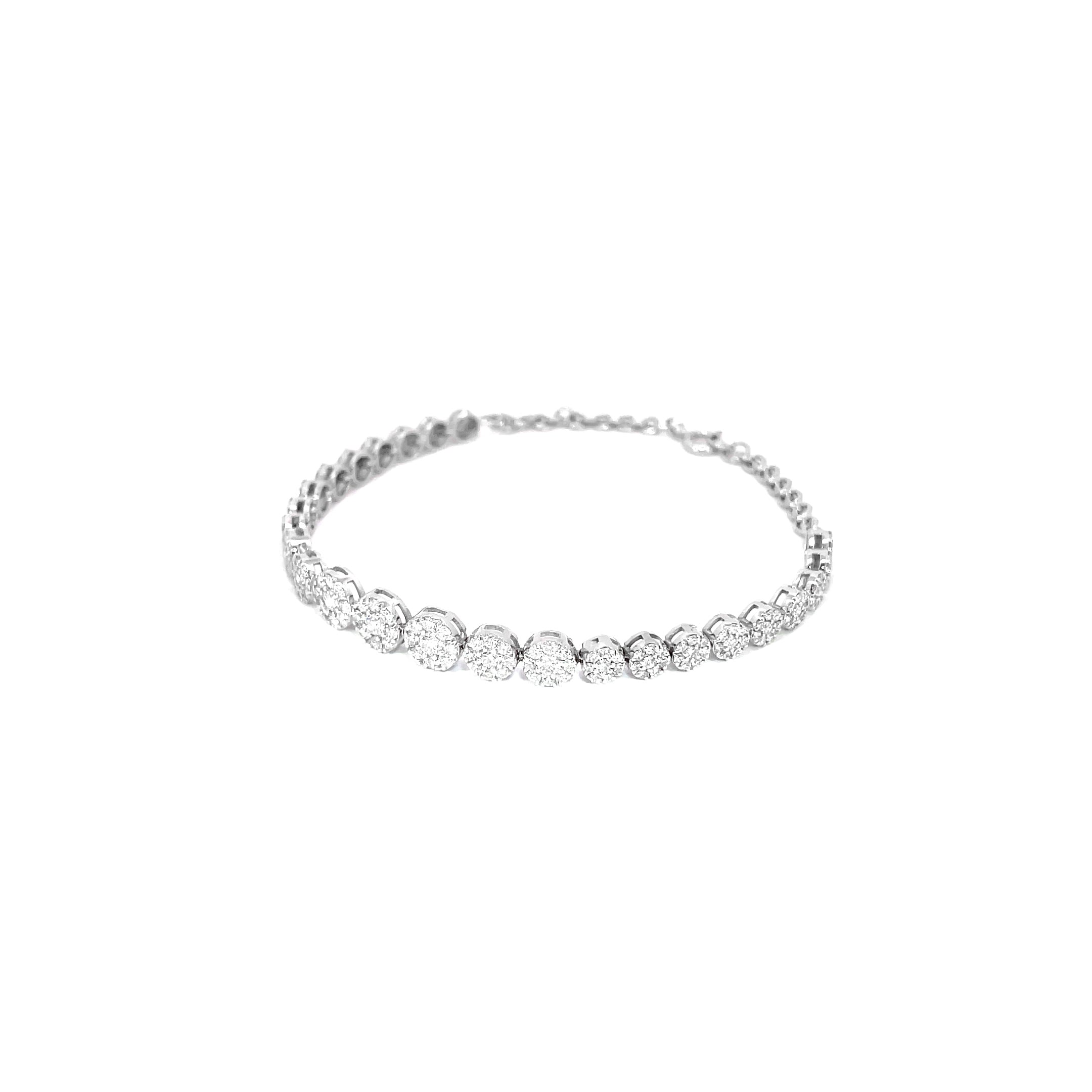 Cluster Bracelet in White Gold